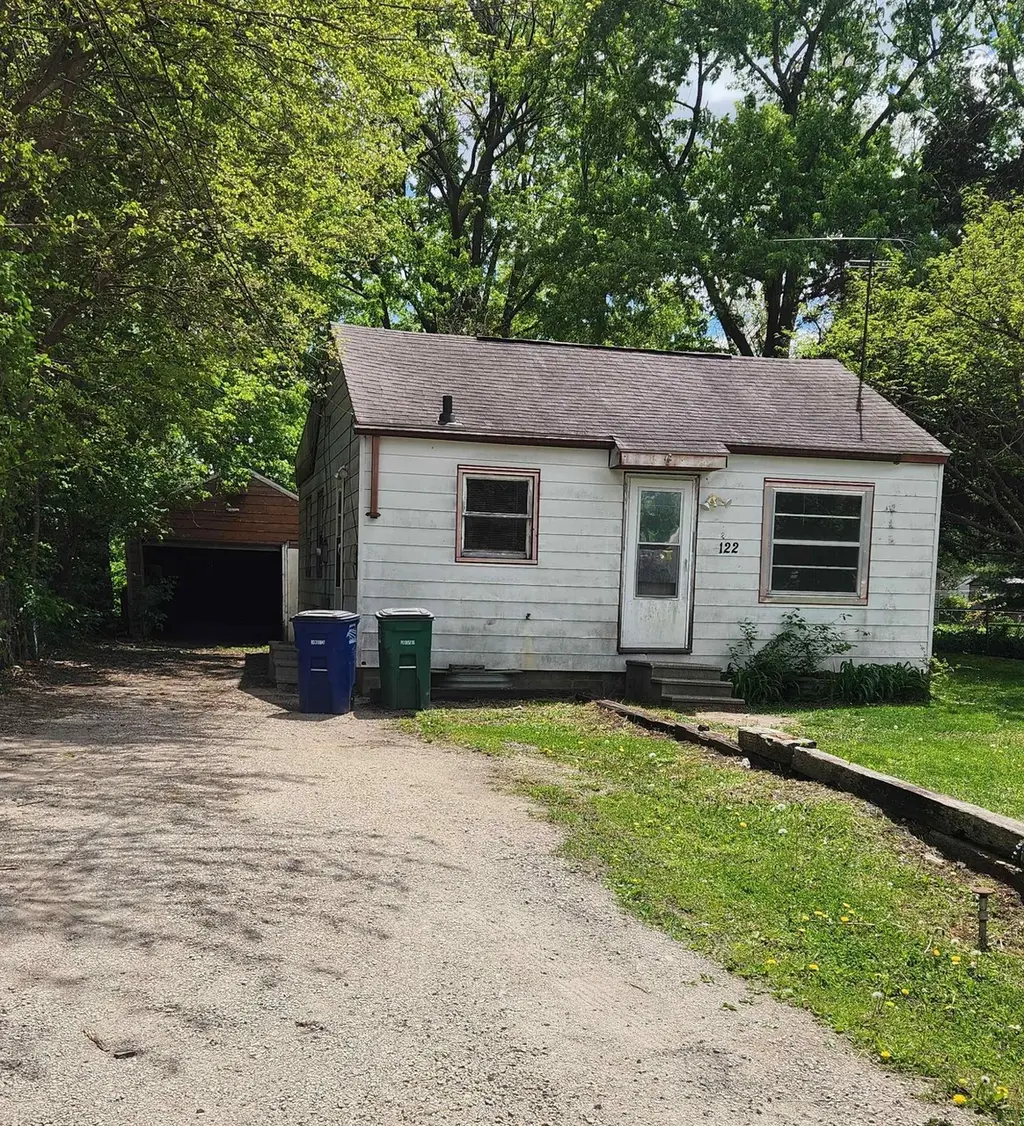 122 Doyle Ave
