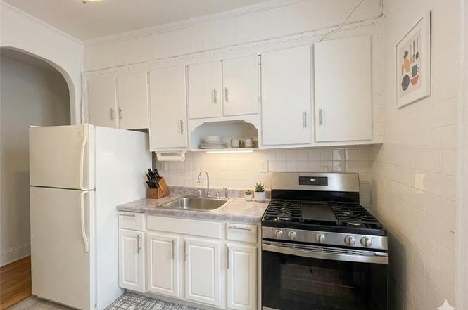 2785 Brighton 8th St
