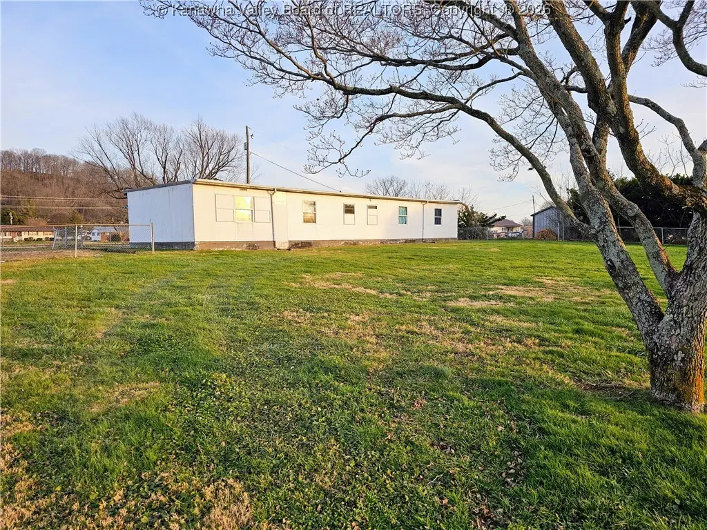 276 Frost Ln