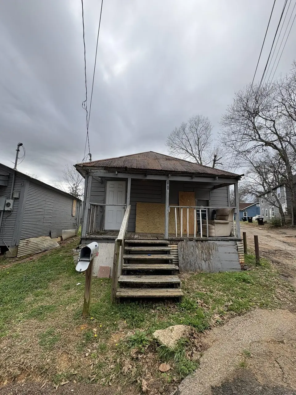 101 White City St