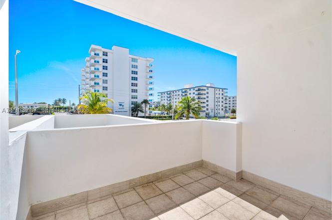 1410 S Ocean Dr #208