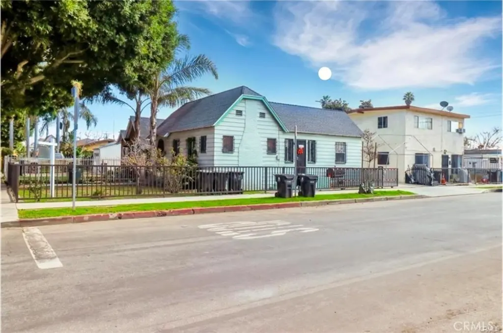 402 E 92nd