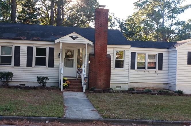 1009 Walnut St W