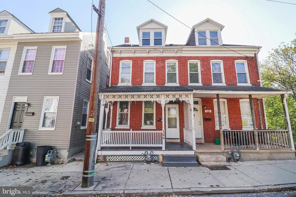 546 Smith St
