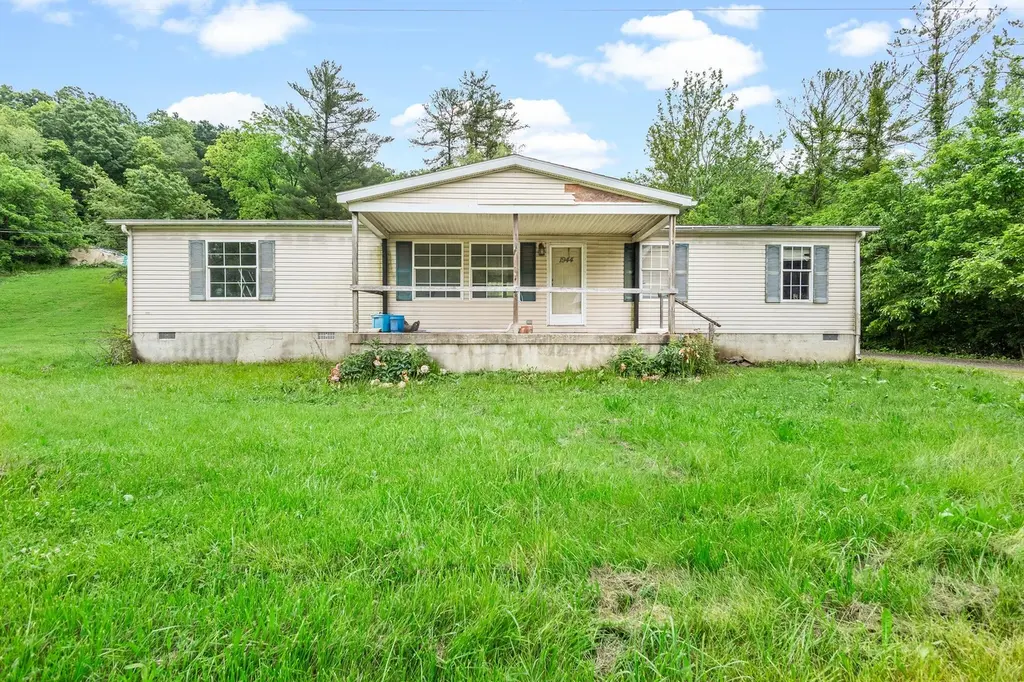 1944 Massieville Rd