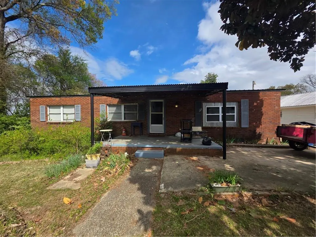 330 Augusta Ave