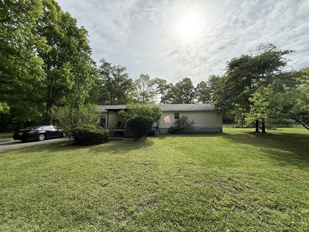 160 Oak Dr