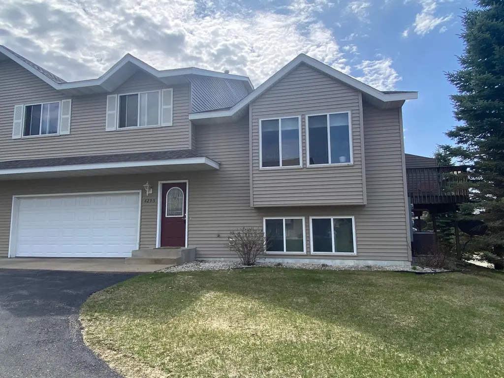 4295 Mallard Pl SE