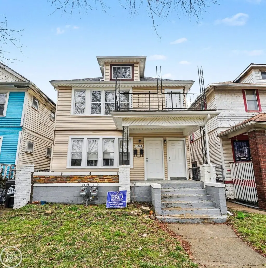 3226 Carter St