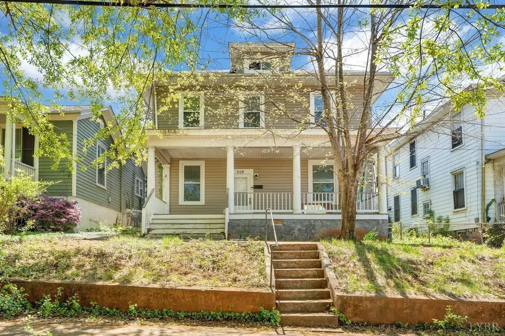 208 Denver Ave