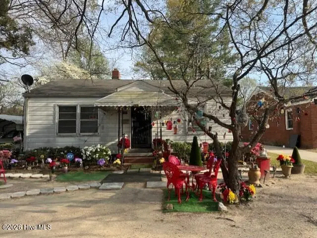 1007 W Saint James St