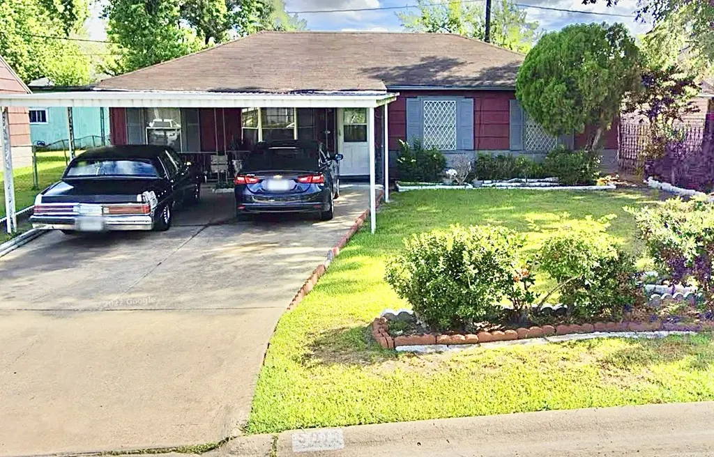 5011 Northridge Dr