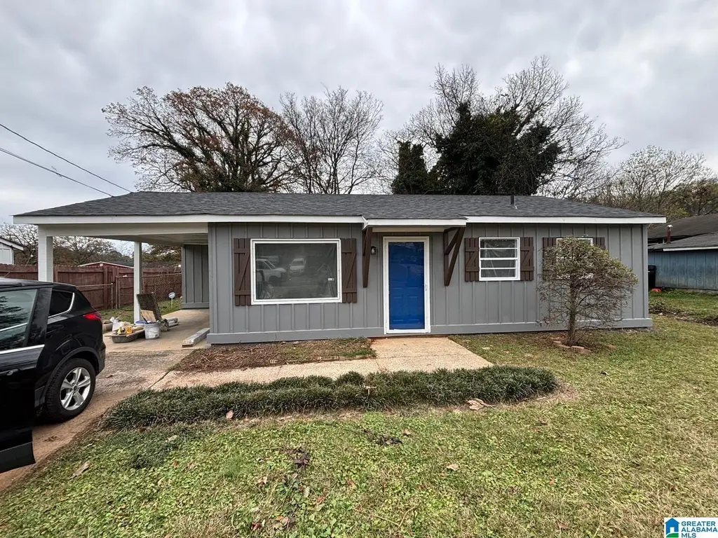 2421 Galaxie Dr SW