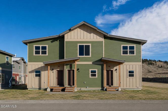 20 Hackamore Dr