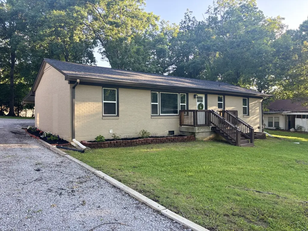 916 Battery Dr