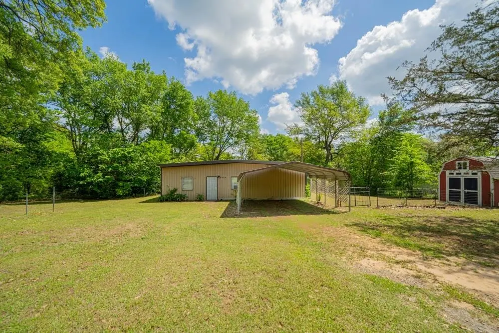 9195 Private Road 3350