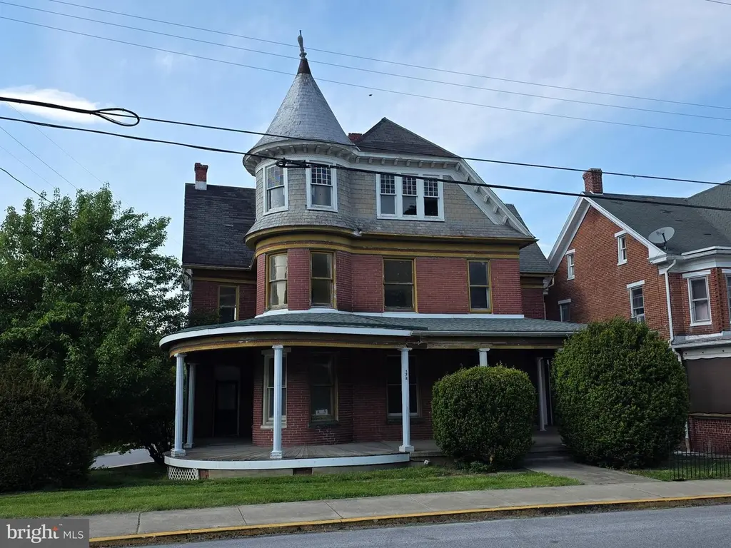 178 W Main St