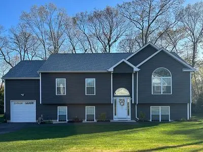 77 Maple Wood Ln