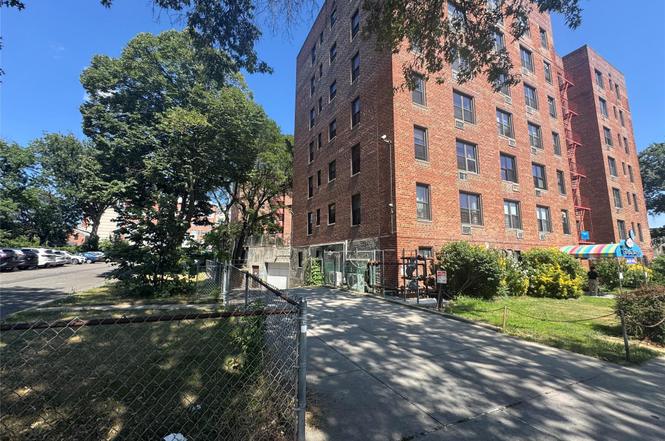 140-15 Holly Ave Unit 2M