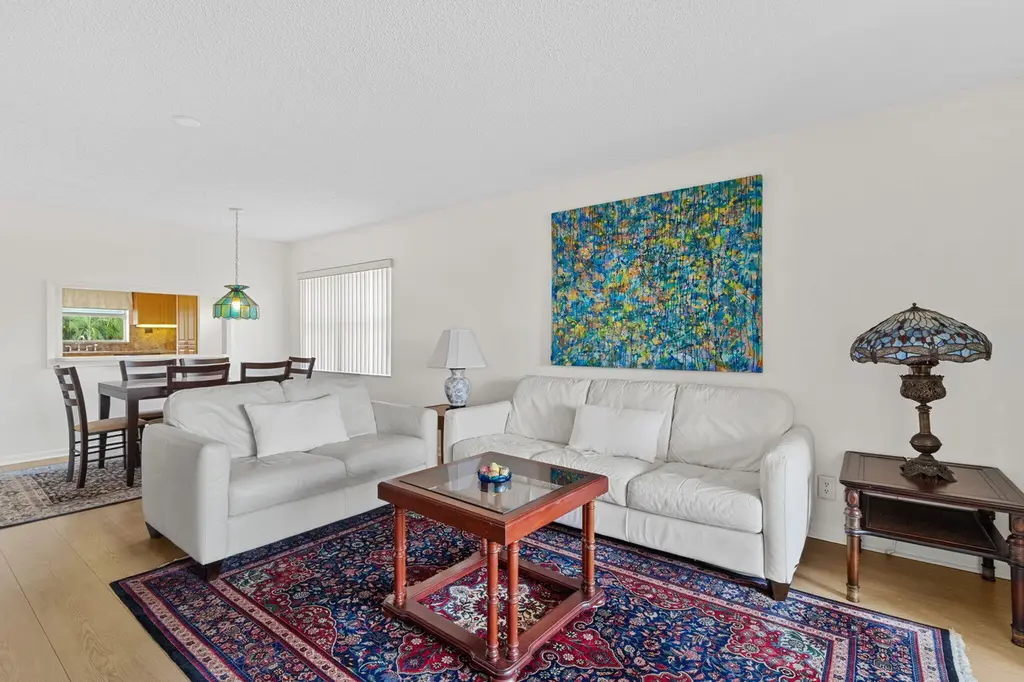 9861 Sunrise Lakes Blvd #301