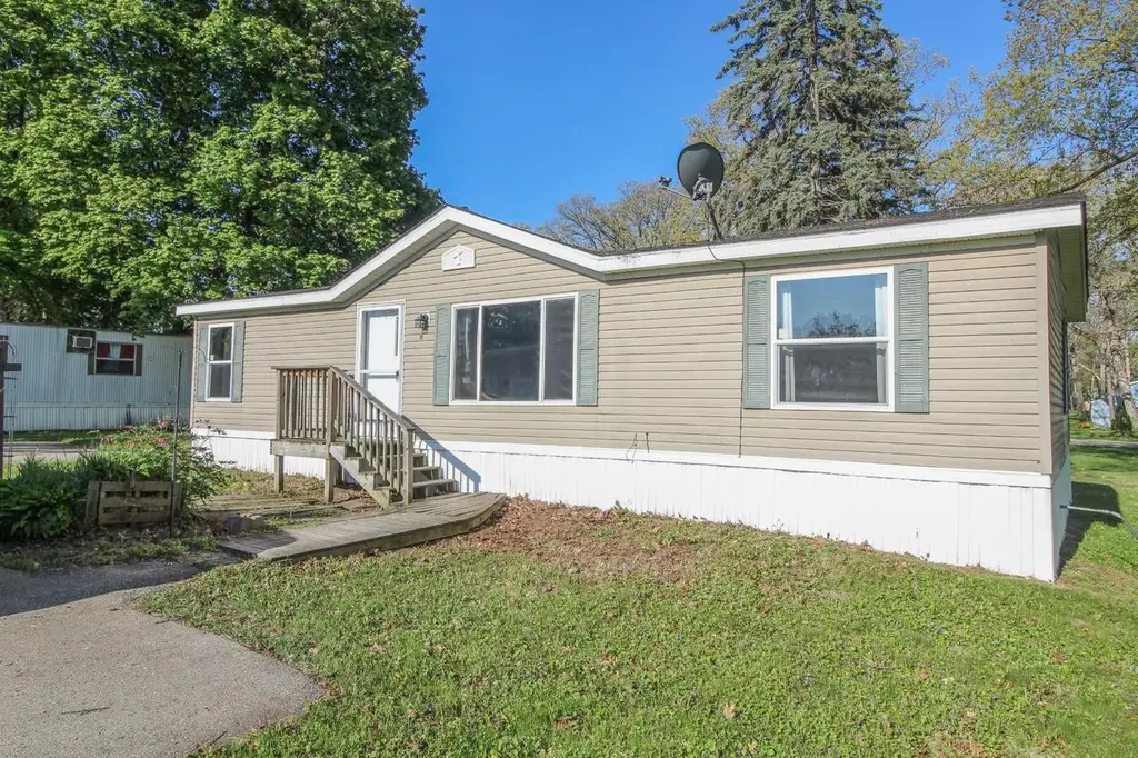 N3525 Trieloff Rd #11