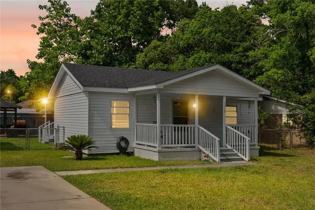 2714 Moot Ave
