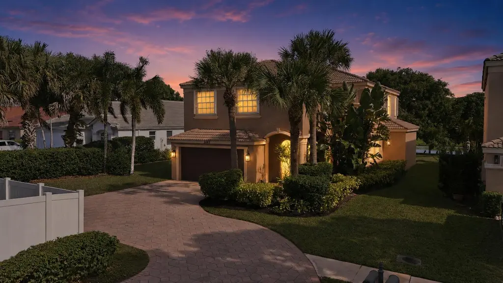 2462 Westmont Pl