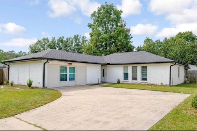 105 Drury Ln