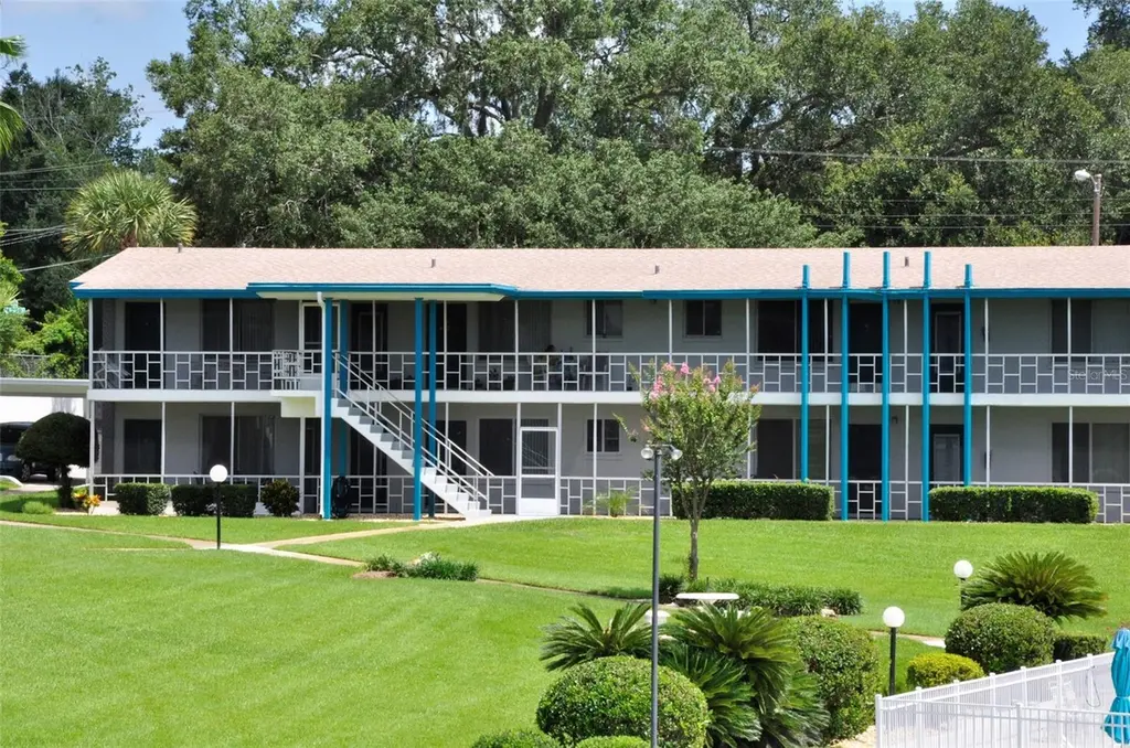 1600 W Lake Parker Dr Unit B4