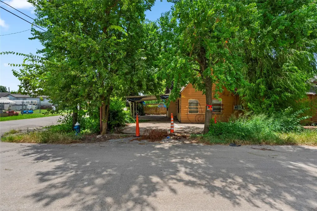 6202 Conley St