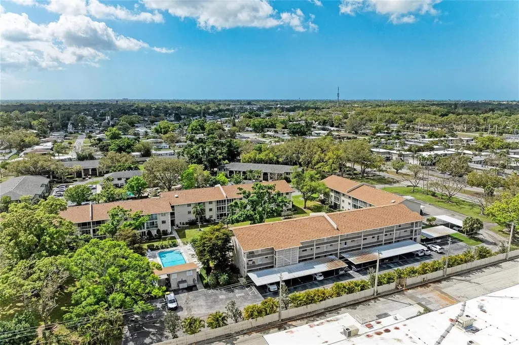 3983 Maceachen Blvd #424