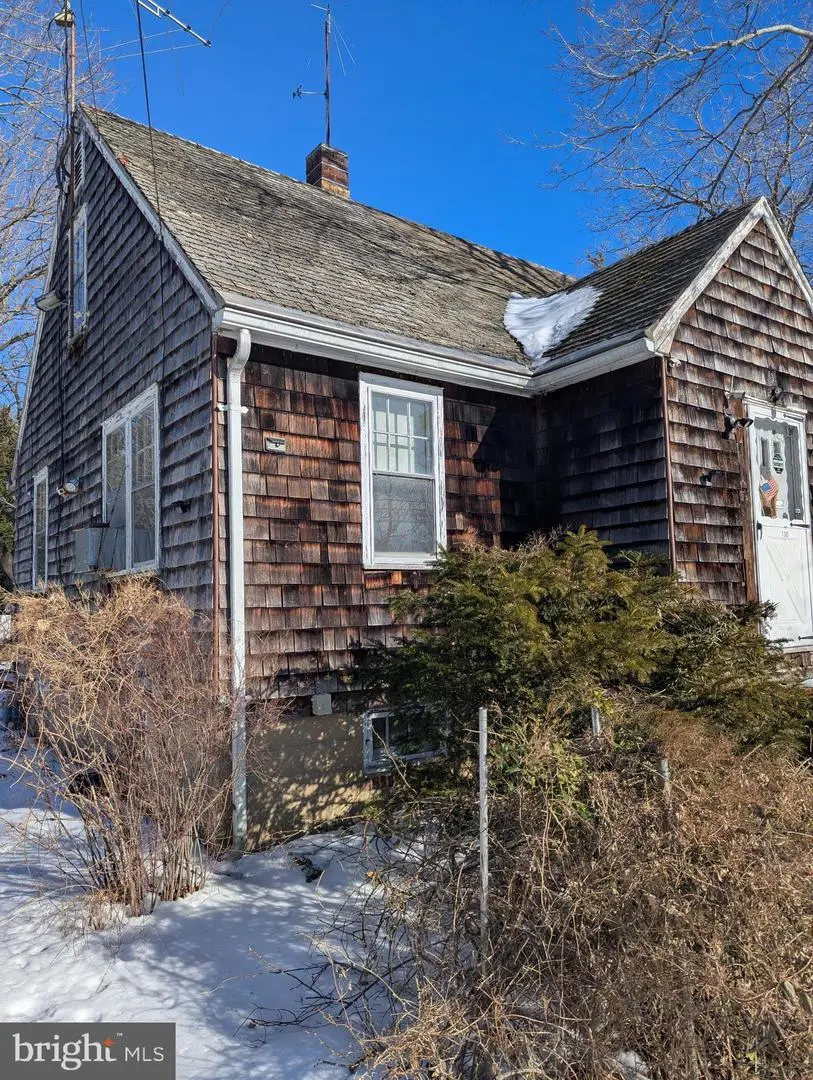 130 E Lacey Rd
