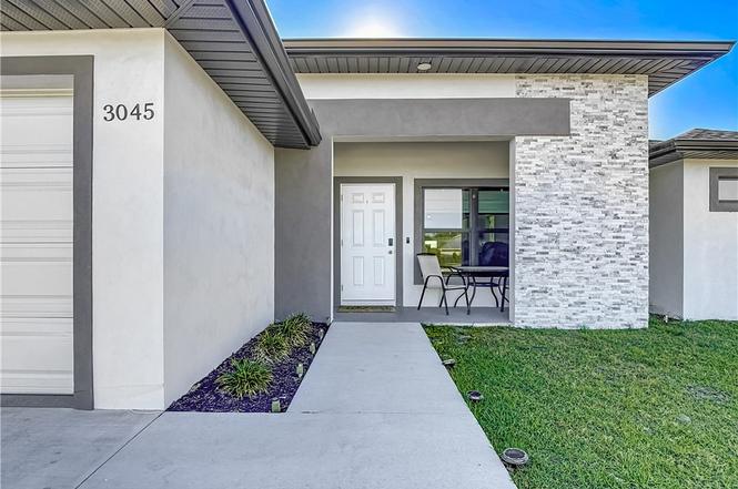 3045 E Briarwood Cir
