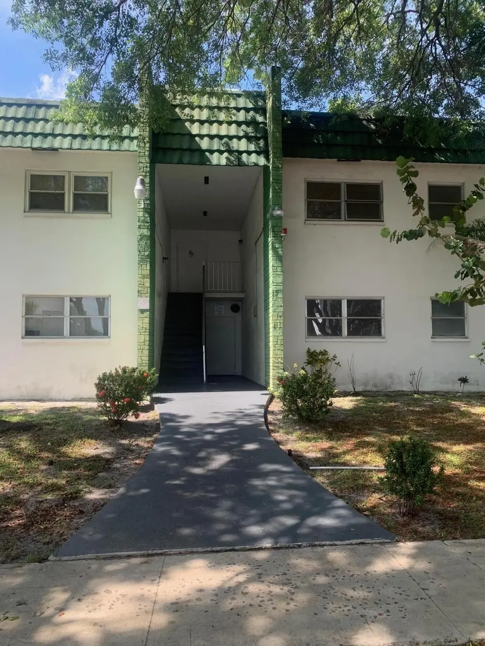 4821 NW 22nd Ct NW #100