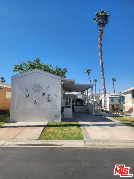 84136 Avenue 44 #94