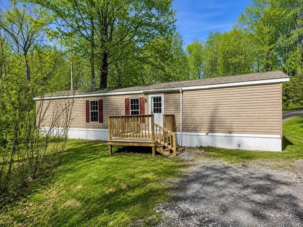15 Lindbergh Ave