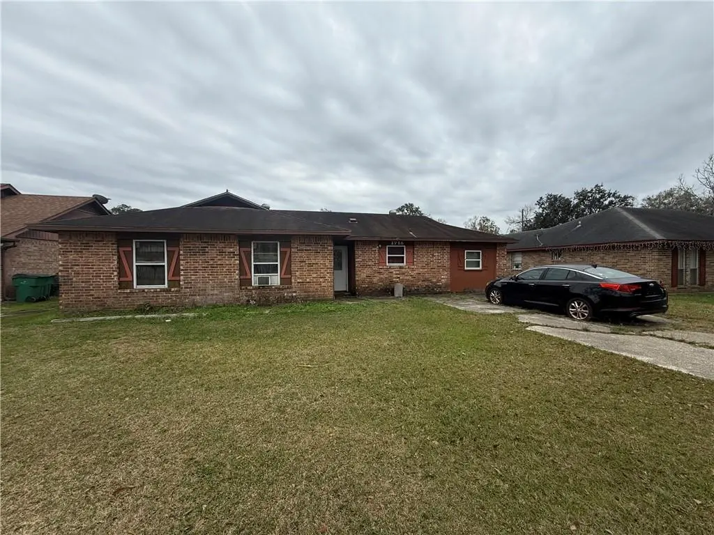1715 W Hall Ave