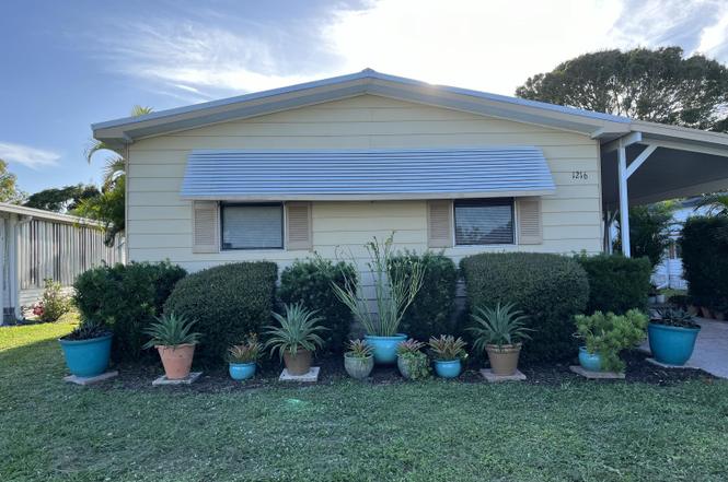 1216 Gardenia Dr