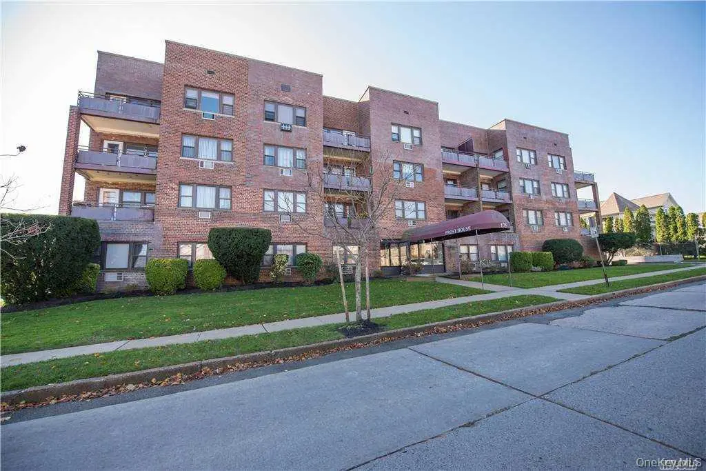 175 Archer St Unit 2E