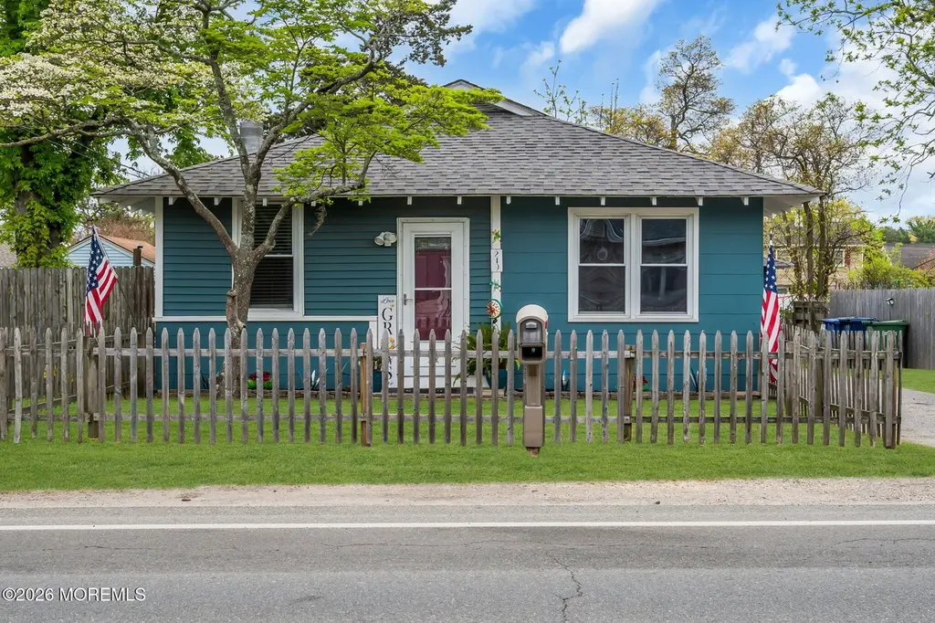 219 Beachwood Blvd
