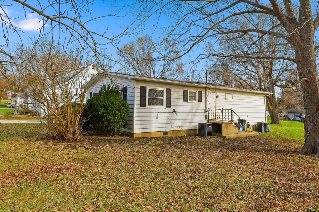 350 E Summer St