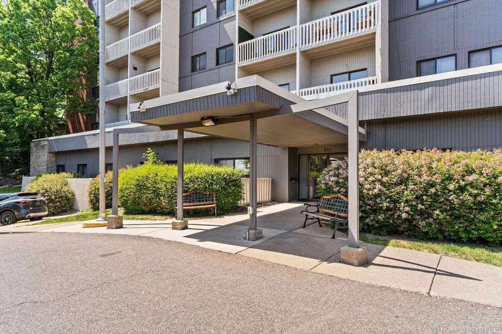 311 Pleasant Ave #409