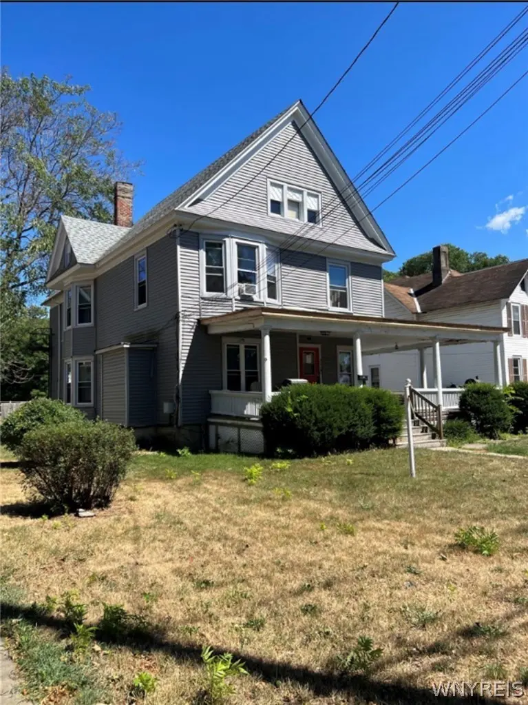 958 Lake St