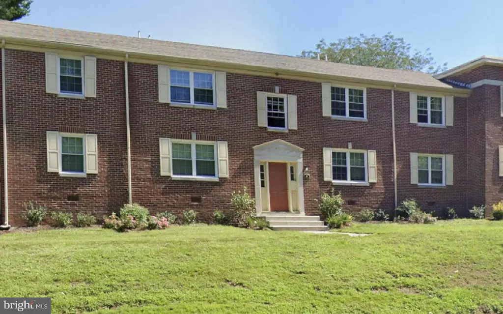 100 Park Blvd Unit 2D