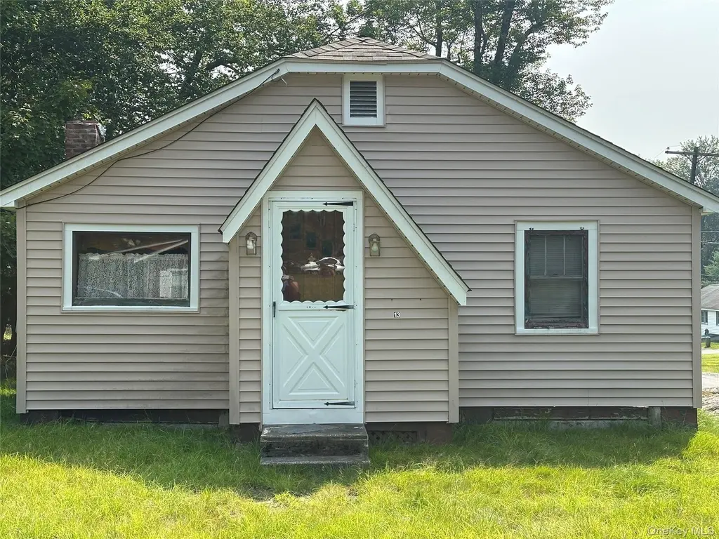13 E Pierce Ave