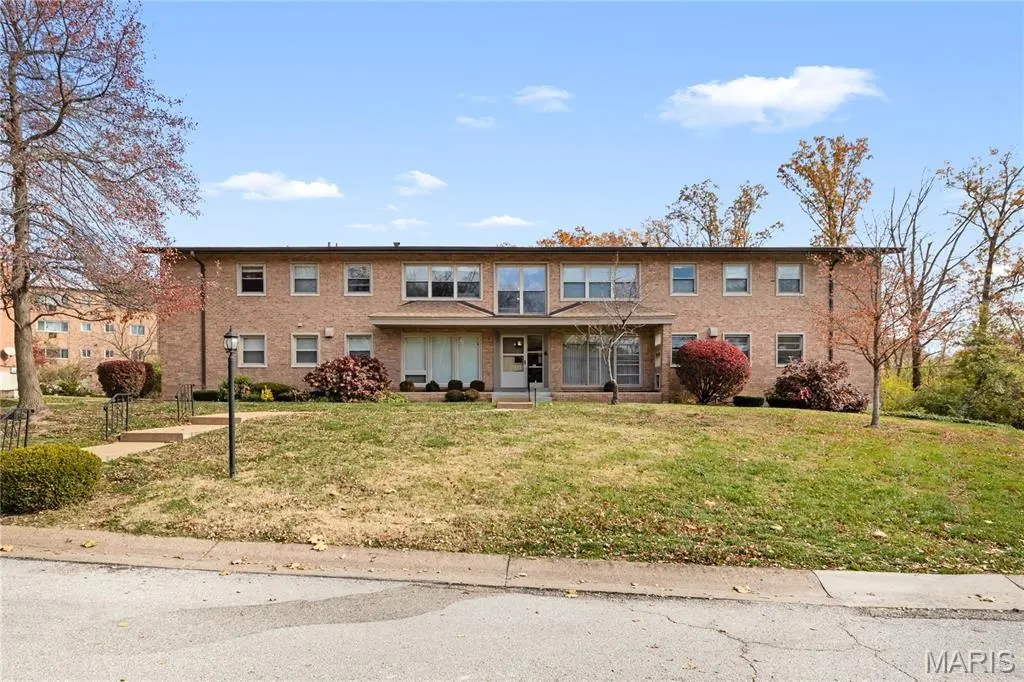 4 Delcrest Ct #104