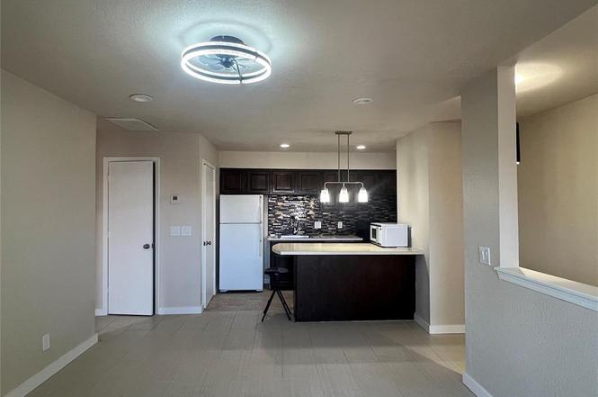 14405 N Pennsylvania Ave Unit 6 Q