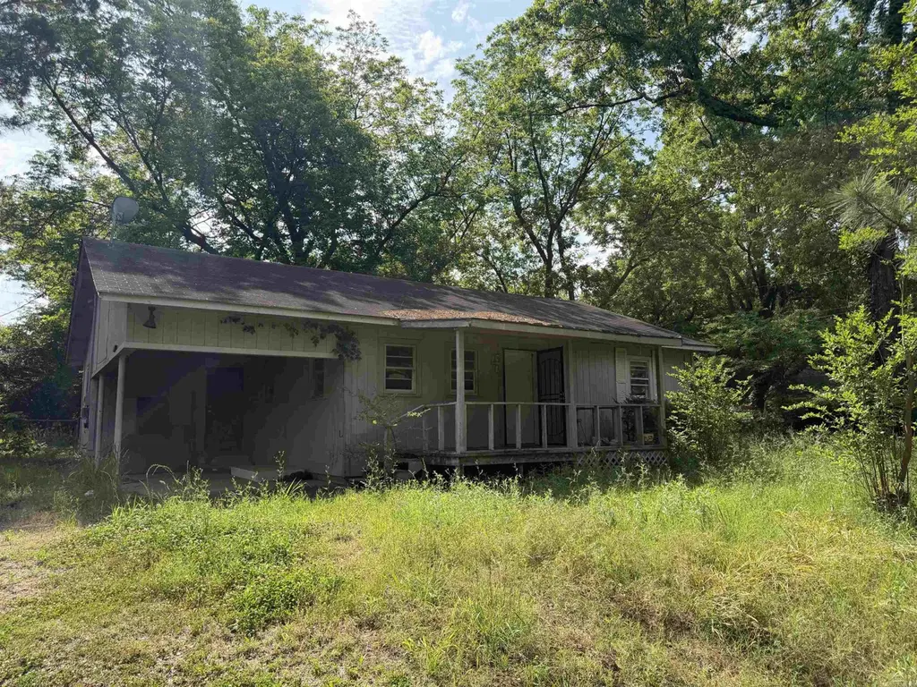 611 Westview Dr