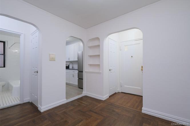 2685 Creston Ave Unit 1-M