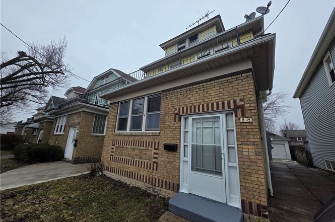 28 Blum Ave